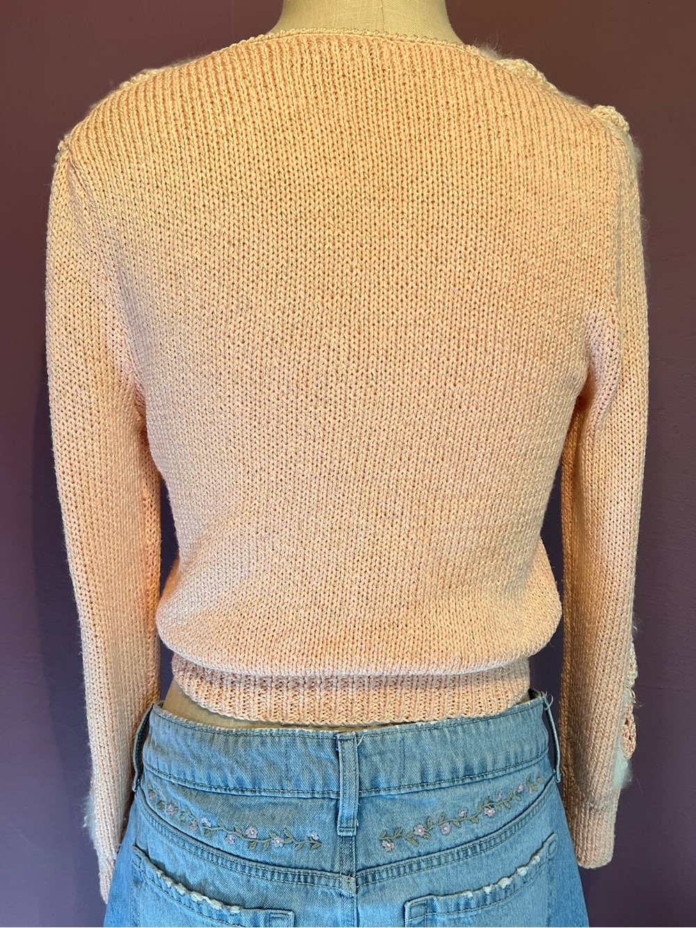 🍑Vintage 80s Peach & Cream V-Neck Feminine Sweater - Picture 2 of 4